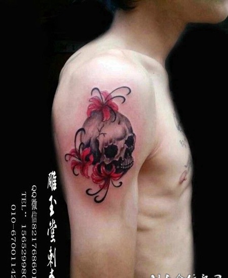 满背霸气凶兽个性纹身图案