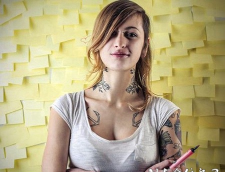 性感美女个性彩色纹身图案