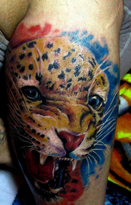 小腿猎豹头部纹身图案