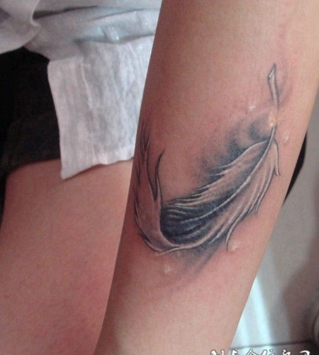 手部唯美羽毛纹身图片大全