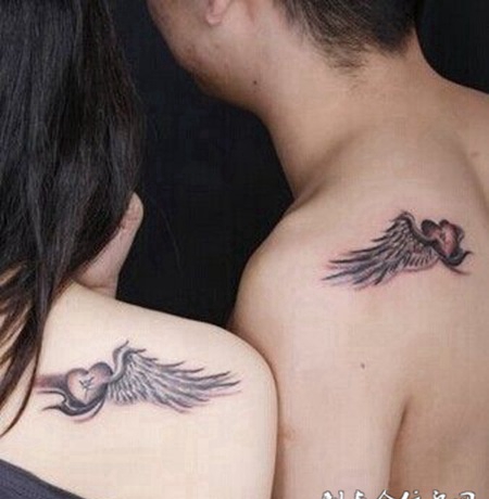 非主流情侣背部翅膀纹身图案大全