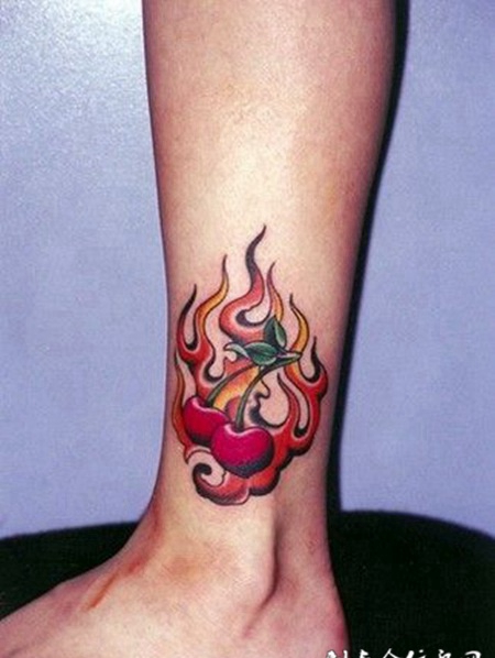 红樱桃纹身图案小巧个性