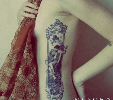 小女人的腰部小纹身图案展现个性