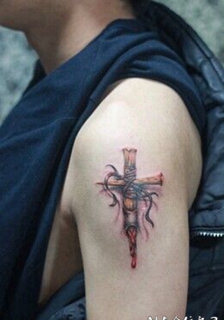 手臂十字架纹身图案大全个性时尚