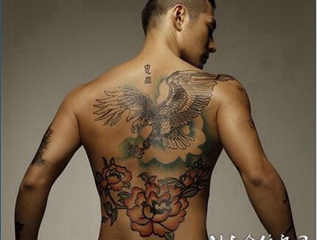 欧美男生纹身图片男人的魅力