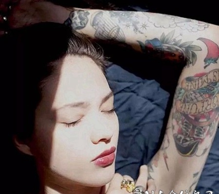 欧美性感女郎Ira Chernova纹身图片