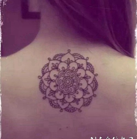 简约个性圆形图腾纹身图片