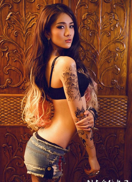 美女模特王熙然性感纹身图片