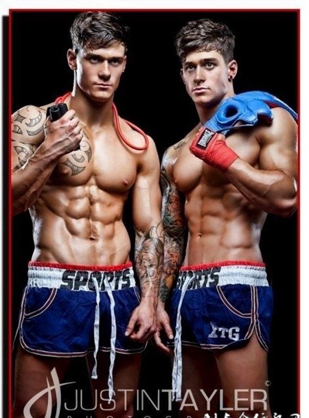 肌肉型男手臂个性纹身图片