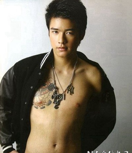 时尚型男手臂纹身图片