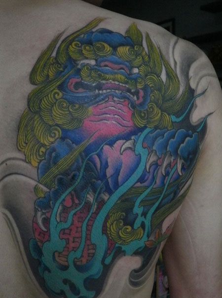 彩色传统唐狮子纹身图案