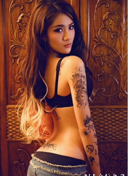 性感美女王熙然手臂纹身图片