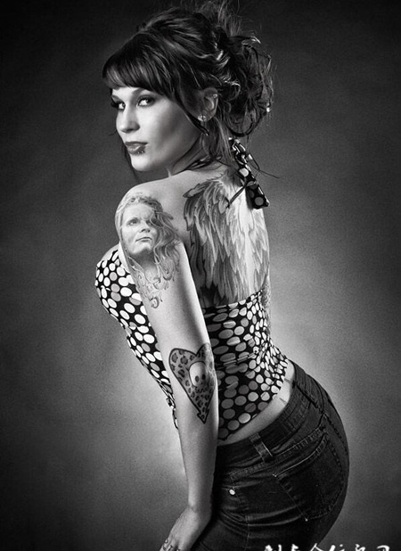 欧美性感女郎黑白纹身图片