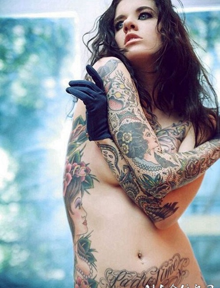 性感内衣美女艺术纹身图片