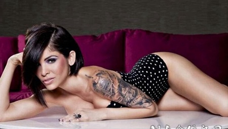 妩媚美女时尚纹身图片