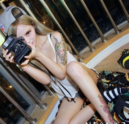 美女手臂创意纹身图片