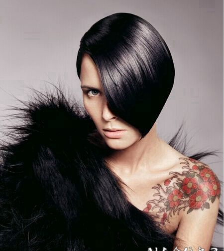 气质美女个性纹身图片