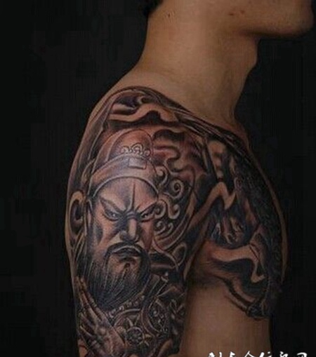 个性关公半甲纹身图片