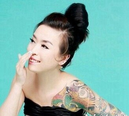 时尚美女纹身图片