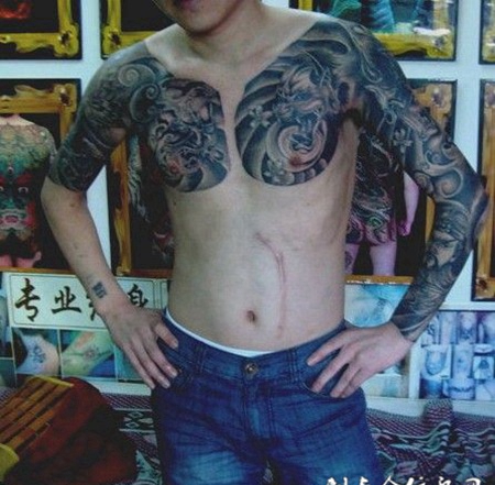 欧美型男手臂纹身图片