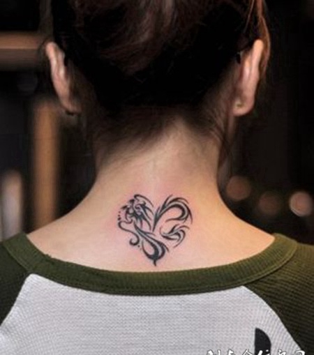 脖子纹身图案女生图片合辑