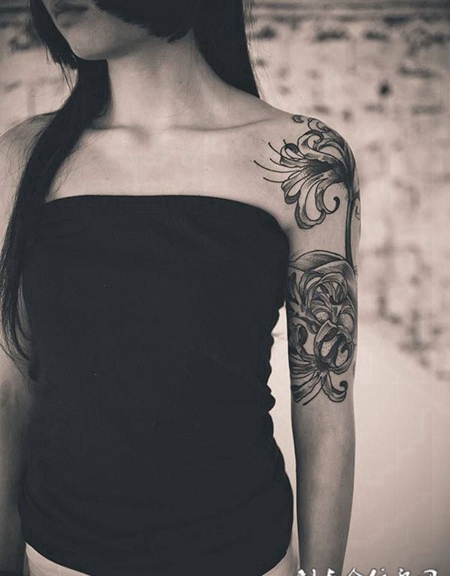 女士胳膊纹身大图素材