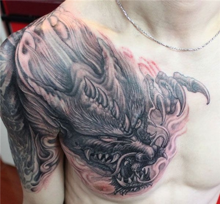 传统霸气的过肩龙纹身