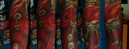 小腿上的写实彩色吸血蝙蝠纹身