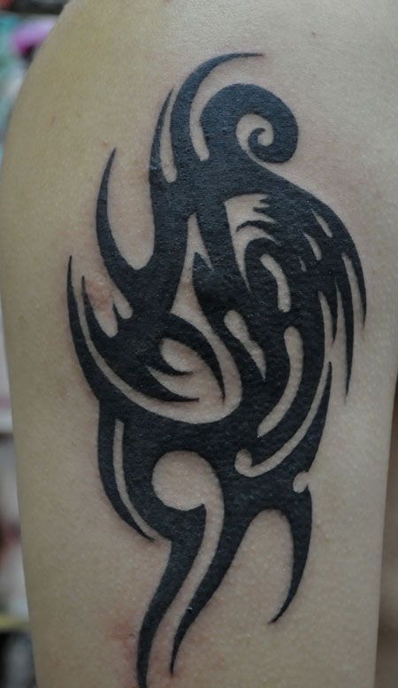 手臂荆棘图腾纹身图案