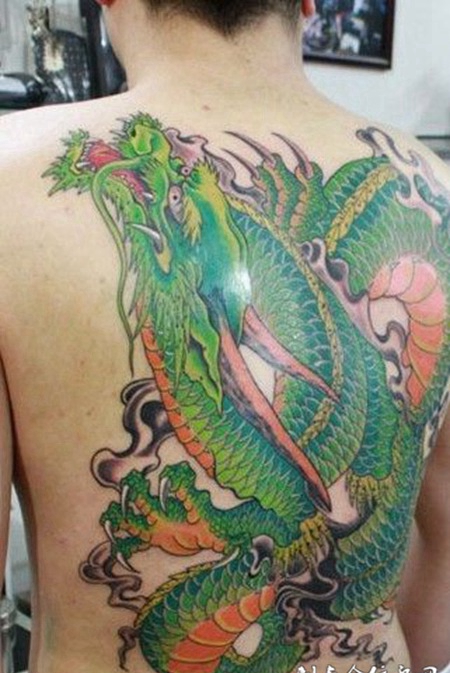 青龙纹身图片背部图案