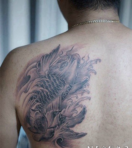 后背纹身鱼图案素材大全