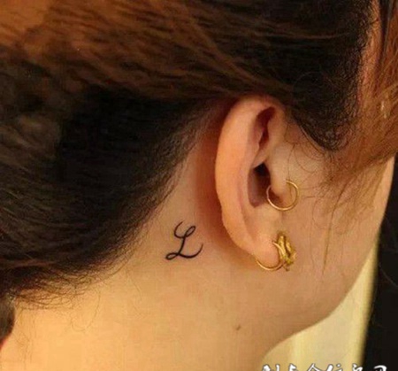 女生耳朵上纹身图案大全