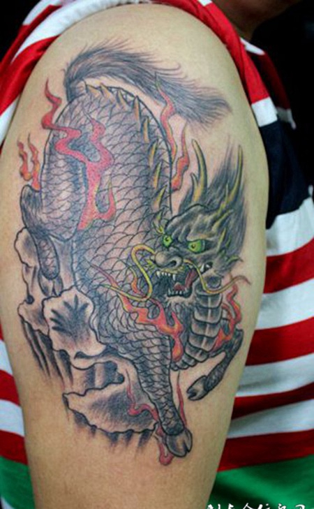 手臂麒麟纹身图案大全