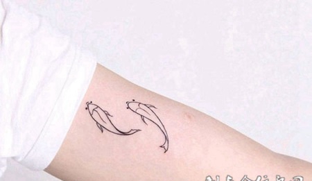 手臂小鱼纹身图案大全