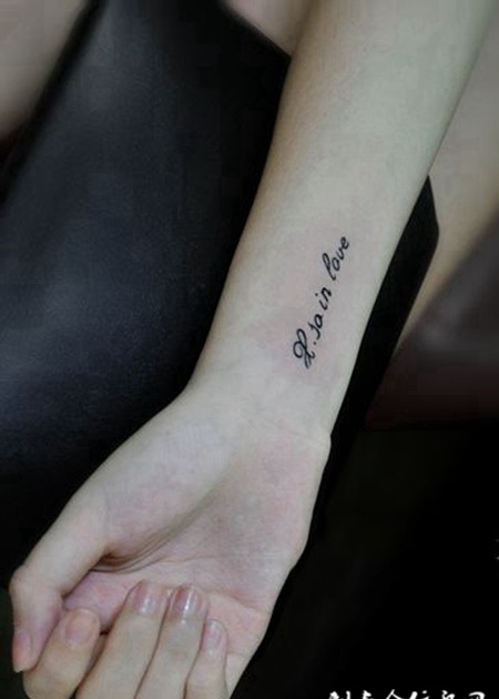 女神纹身手臂字母图片大全