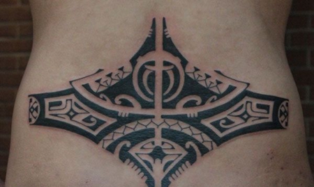 腰部帅气图腾纹身图案
