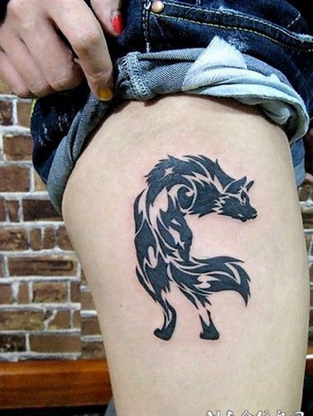 狼图腾腿部纹身图片素材
