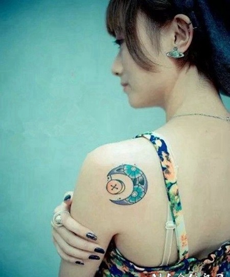 女生后背小清新月亮纹身图案大全
