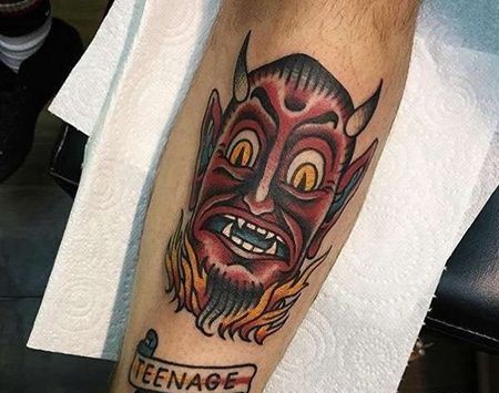 Old School小腿恶魔纹身图案