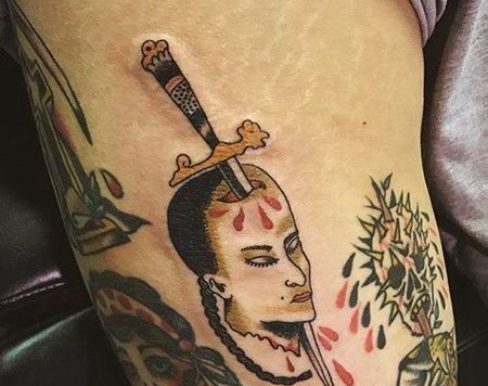 Old School大腿人像剑纹身图案