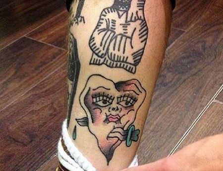 Old School小腿心纹身图案