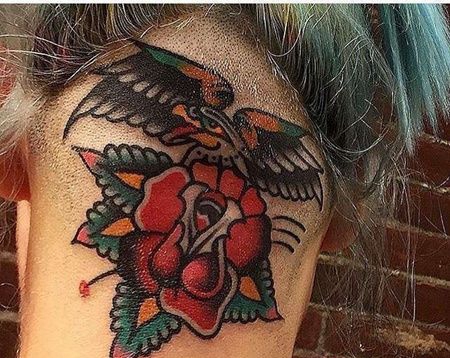 Old School后脑勺老鹰玫瑰纹身图案