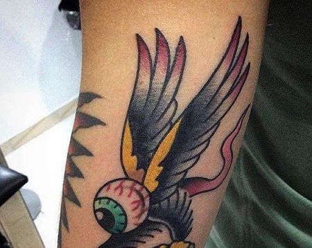 Old School小臂老鹰身图案