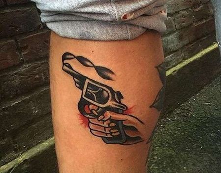 Old School小腿手手枪纹身图案