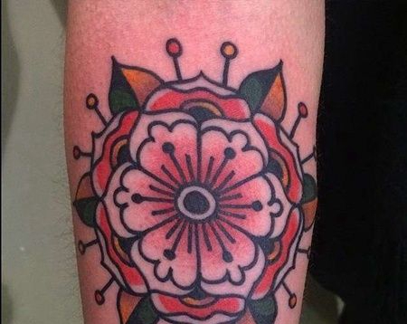 Old School小臂繁花纹身图案