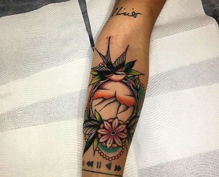 Old School小臂雪山燕子纹身图案