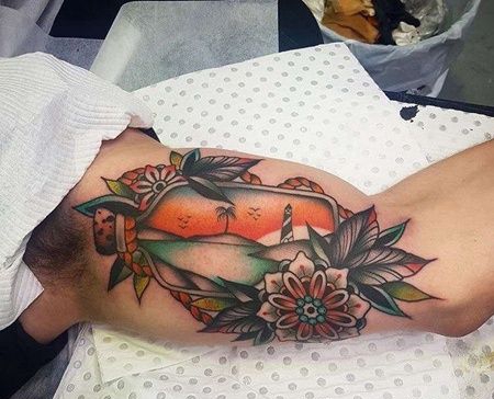 Old School大臂瓶子纹身图案