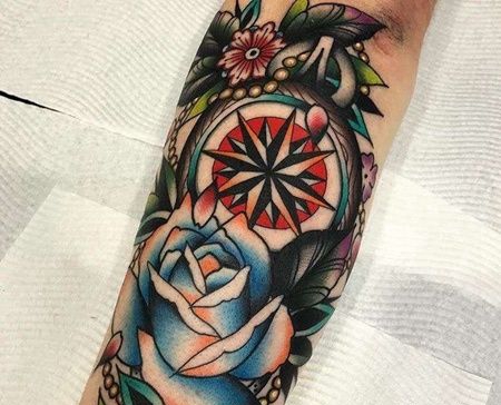 Old School小臂指南针玫瑰纹身图案