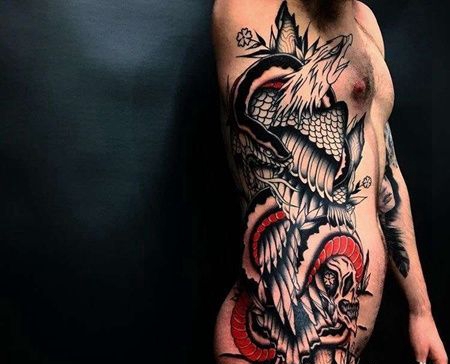 Old School侧腰老鹰蛇纹身图案