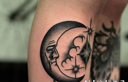 个性月亮纹身图片素材